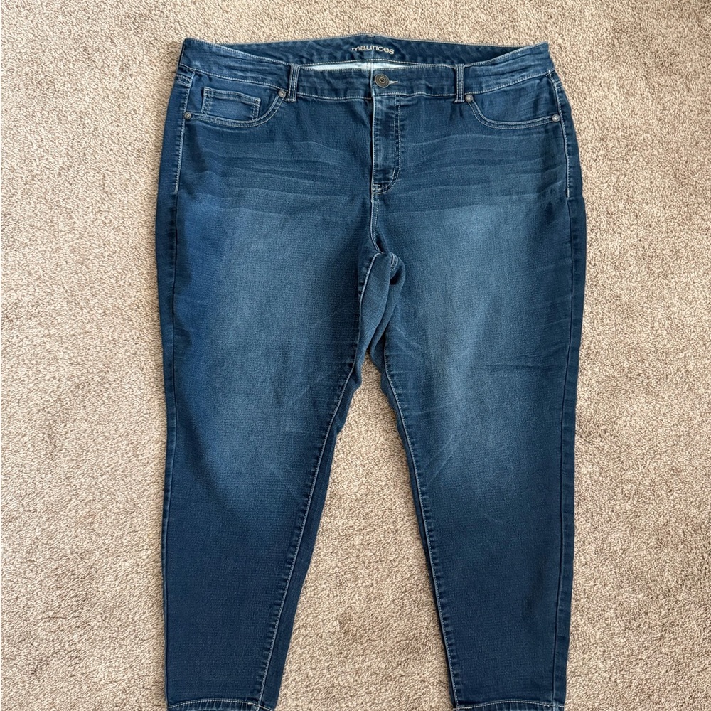 Maurice’s Women's Blue Jeans 24w SHORT
